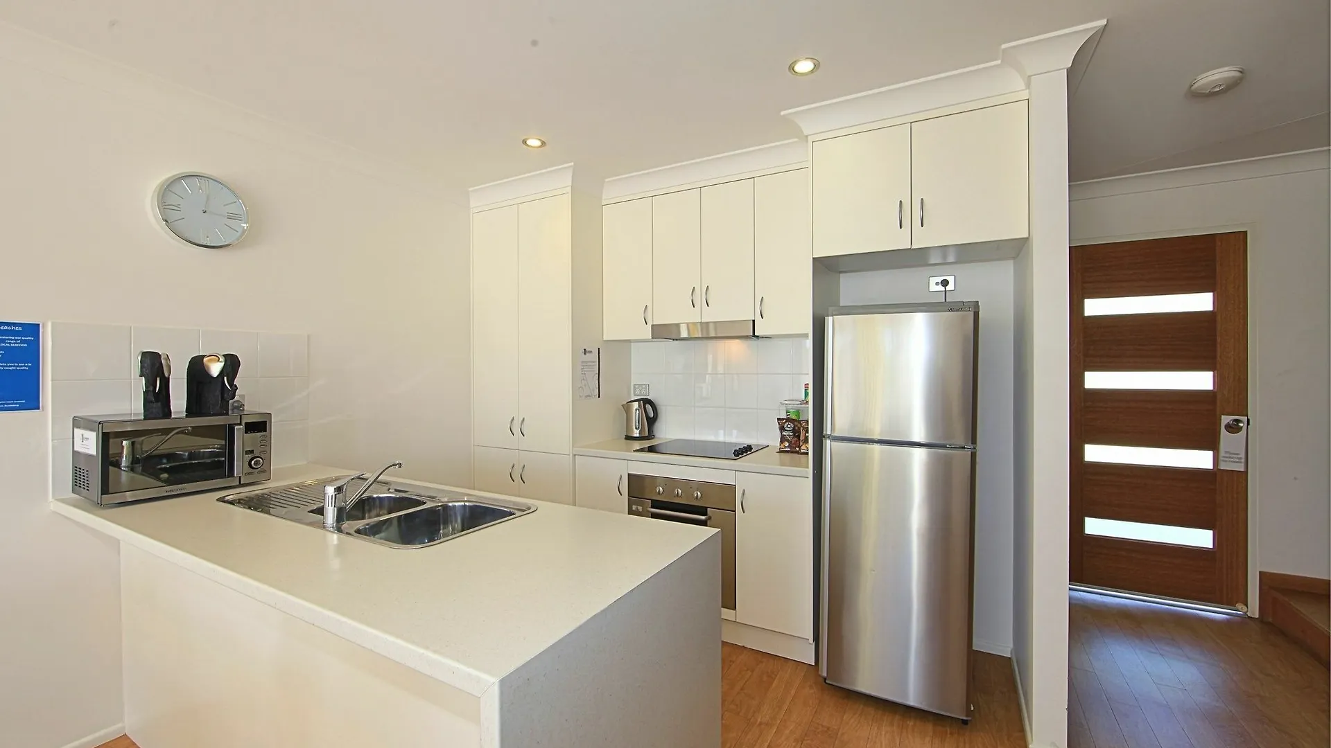 Alexandra Apartments Bundaberg 4*,